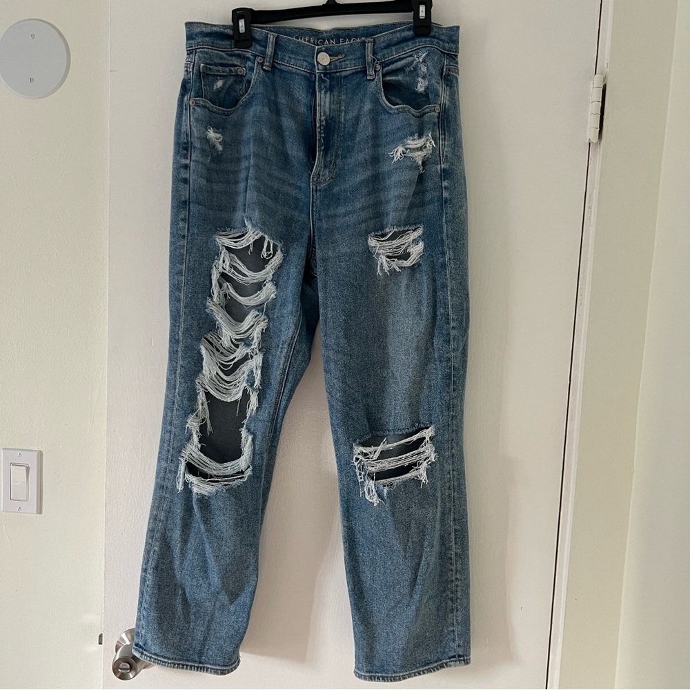 American Eagle Highest Rise Boyfriend Jeans 👖